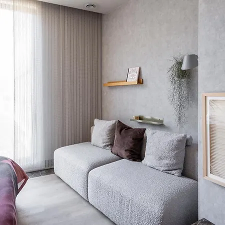 348 Short Apartment Den Haag