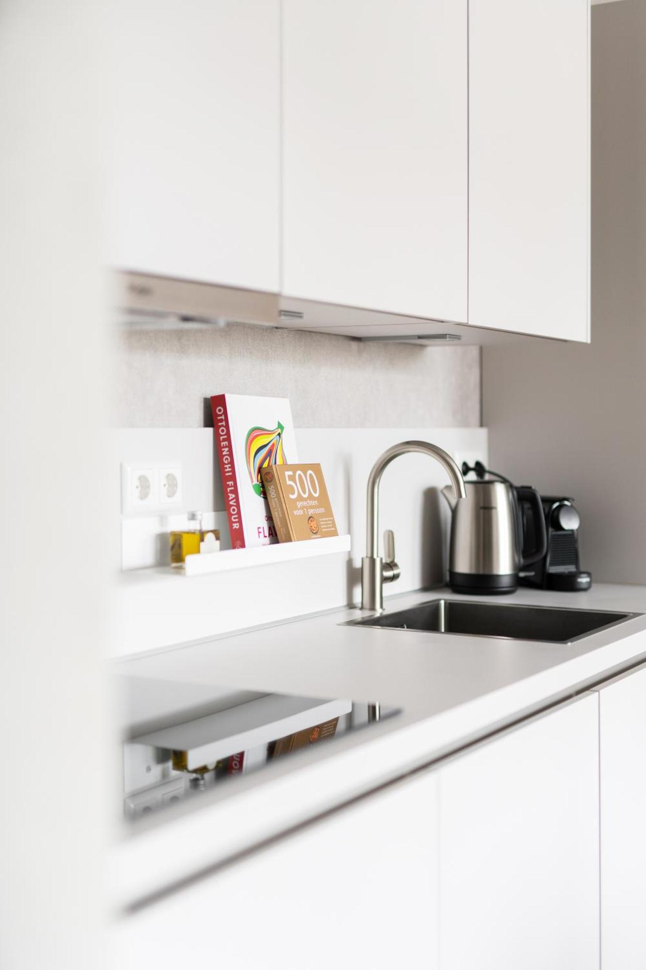348 Short Apartment *